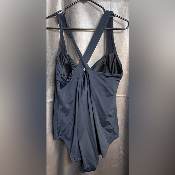 Merona Women’s Size 26 Black Ruched Cross back Swimsuit - Picture 4 of 6